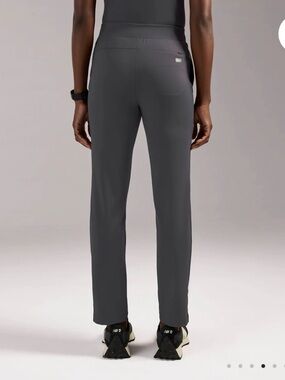 Figs Tena FORMx Slim Tapered Scrub Pant Charcoal size XS